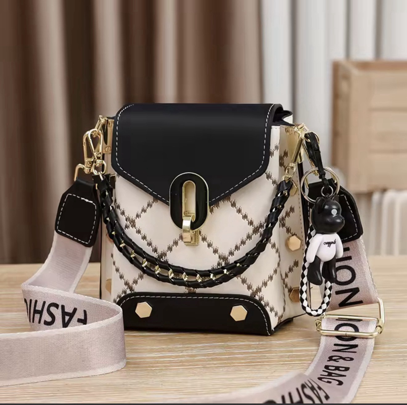 Women’s Small Black/Beige Checkered Crossbody Bag Gold Chain Strap Bear Charm