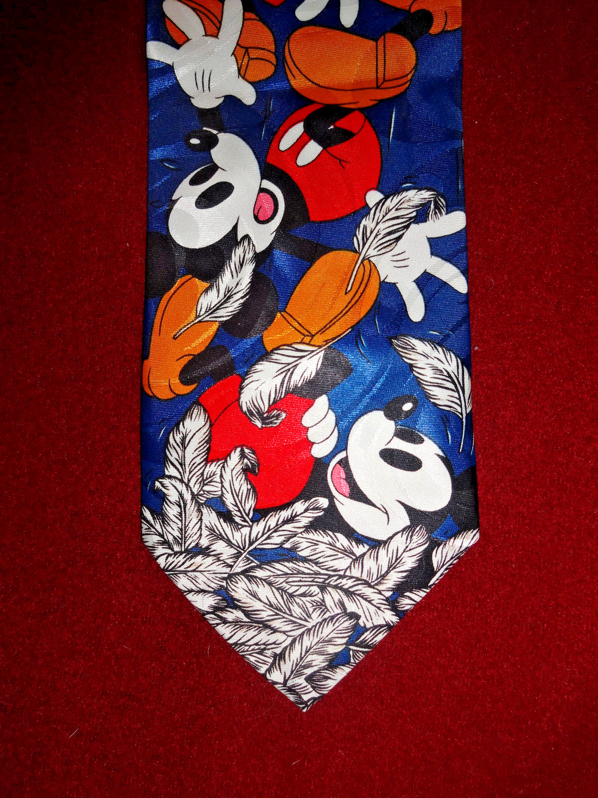 Mens Necktie Novelty Tumbling Mickey Mouse Disney 57″ Long 3 3/4″ Wide -BR