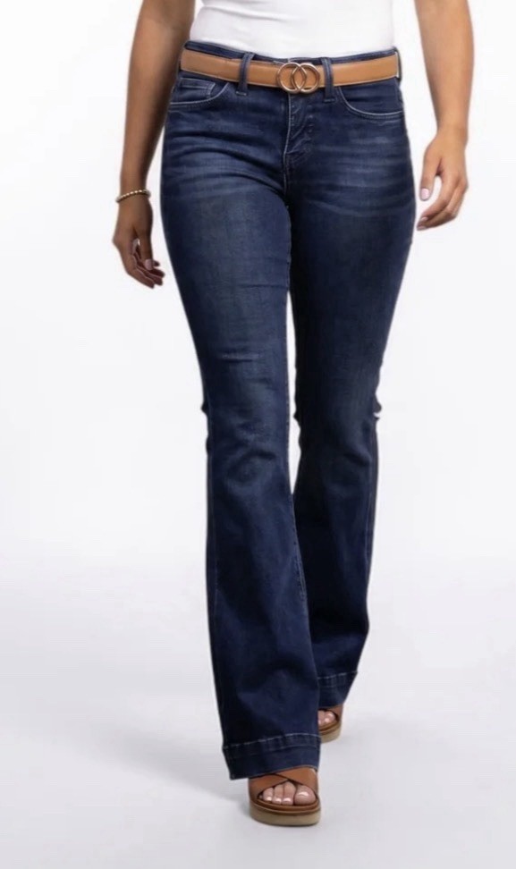 Lovervet by Vervet Mid Rise – Mid-Rise Flare Jeans. Never Worn