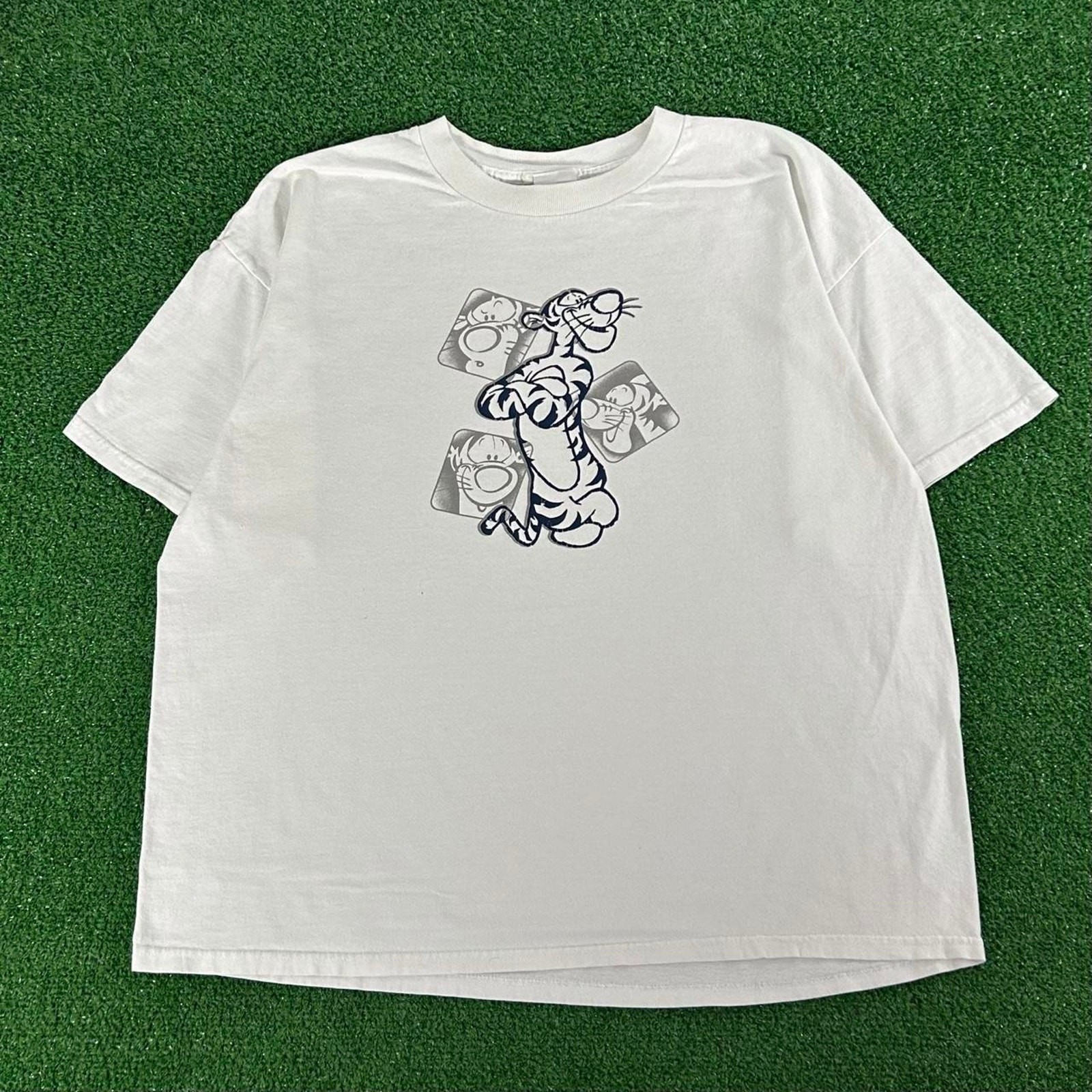 Vintage 90s Disney Store Tigger Character Faces Art Graphic Tshirt Size 2XL