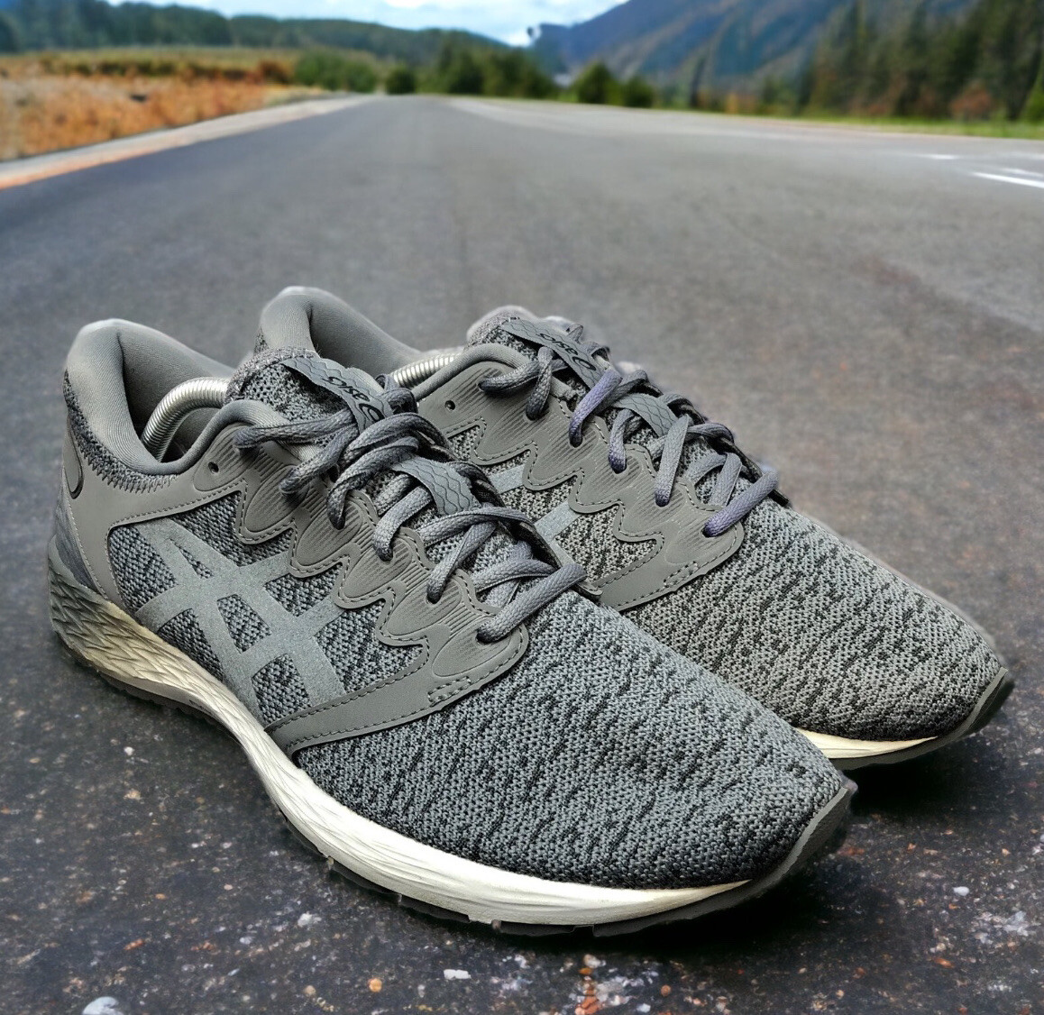 ASICS Roadhawk 1011A255 Running Race Gym Shoes Mens Size 10.5 Fast Ship