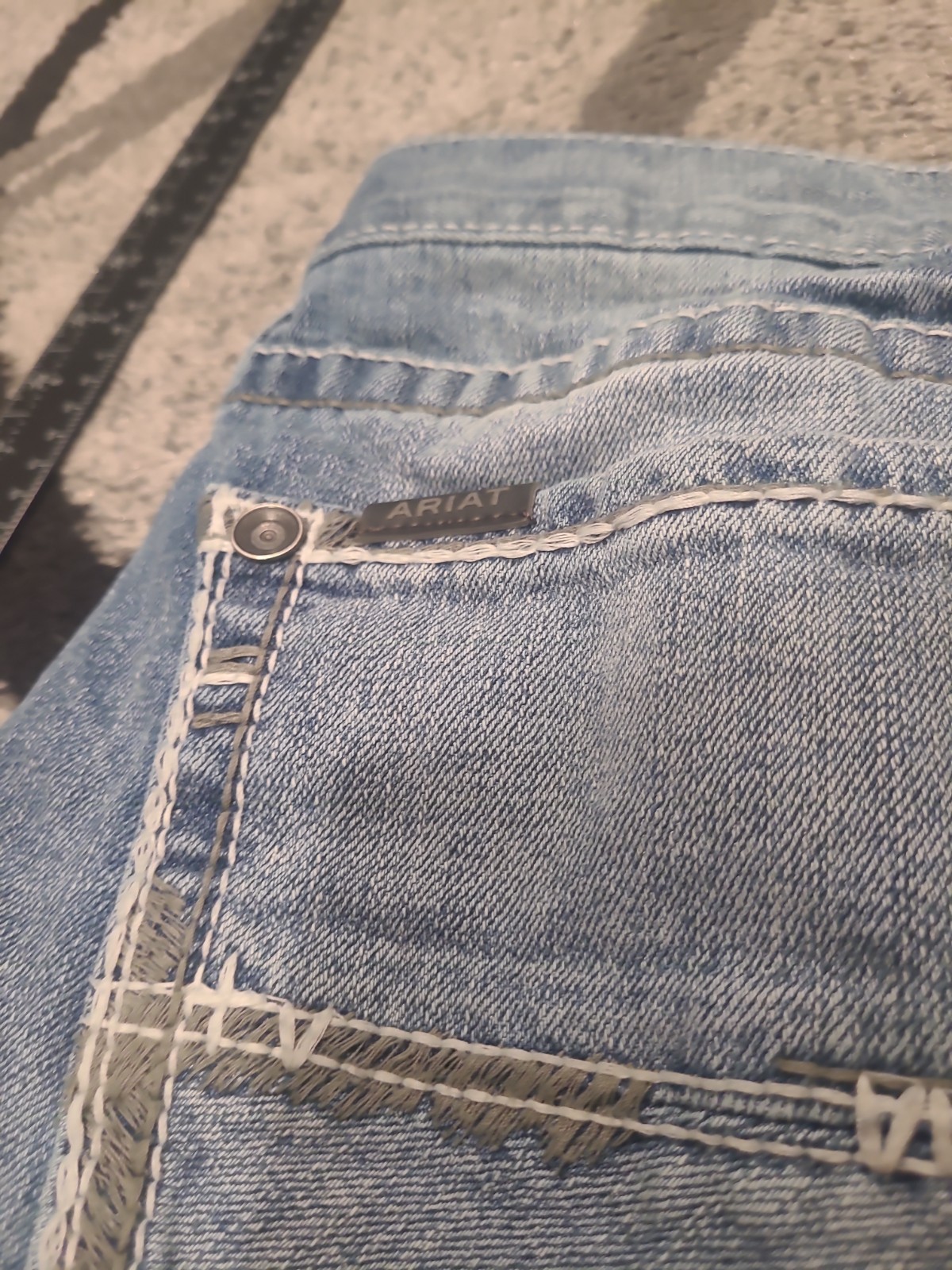 Ariat M2 Traditional Relaxed Boot Cut Jeans Mens 34×32 Med Wash Denim Shasta