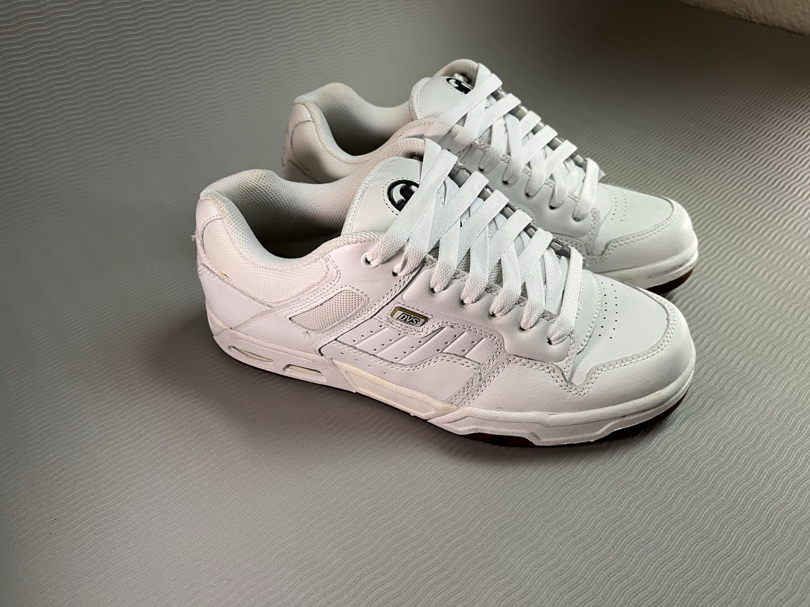 DVS Men’s Enduro Heir SP4 White Chunky Skate Sneakers Size 10.5 W/ Extras