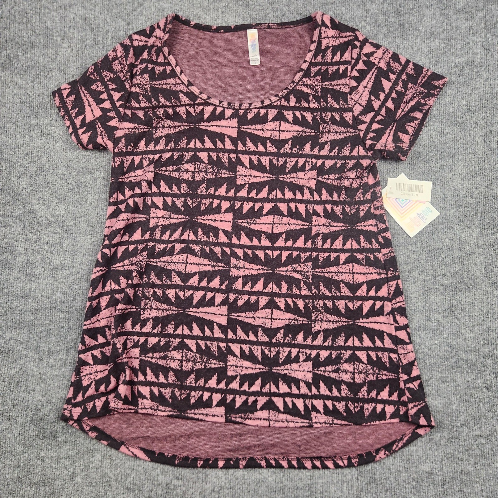 LuLaRoe Classic T Shirt Womens Small Pink Black Geometric Tribal High Low NWT