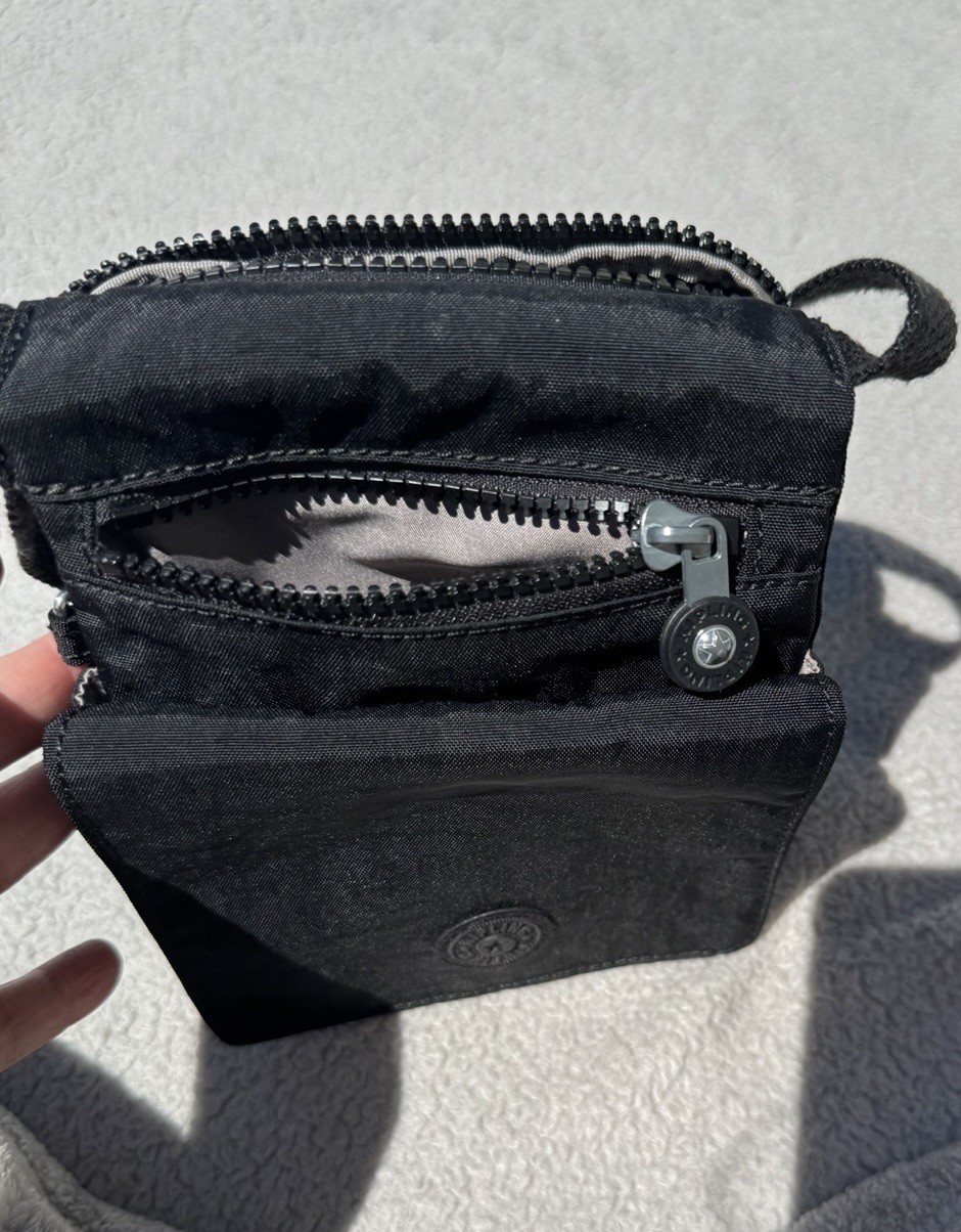 Kipling Black Small Crossbody Bag Zip Closure Outer Pockets 6 x 7 travel
