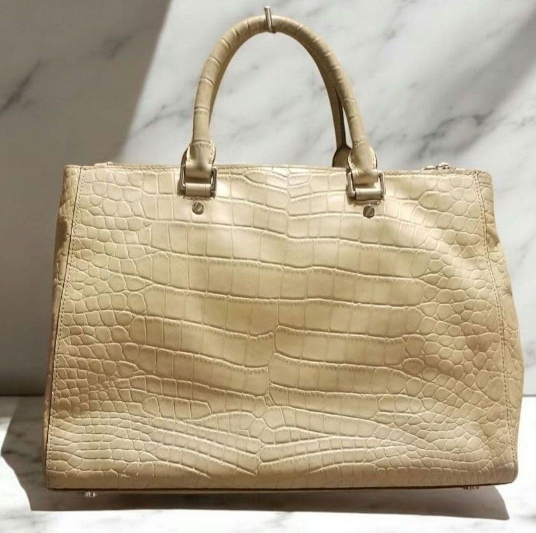 MICHAEL KORS Crocodile Embossed Handbag Large Capacity Beige