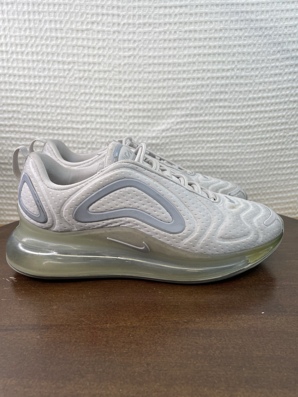 Nike Air Max 720 Vast Grey White Athletic Shoes Women’s Size 9.5 Sneakers