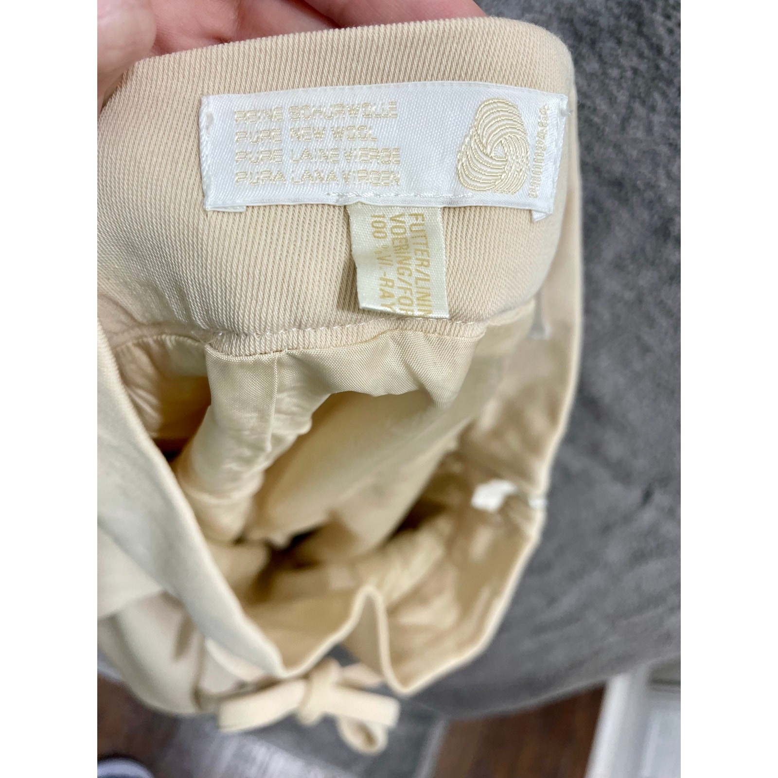 Vintage 90s Escada Margaretha Ley Ivory High-Rise Shorts EU 36/ US 4 Academia