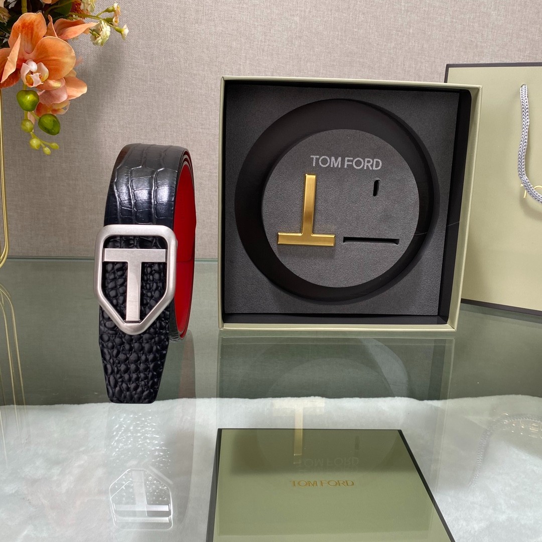 TOM FORD Reversible Black /Red Leather T Logo Belt Men’s S.S. Buckle