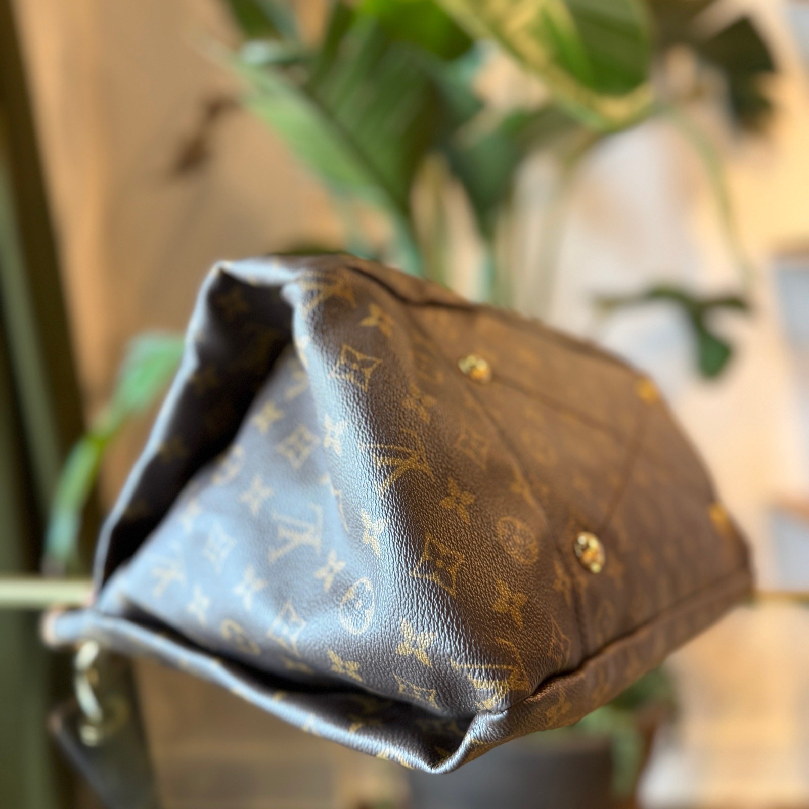 LOUIS VUITTON Monogram Artsy