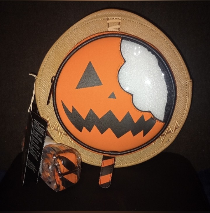 NWT Loungefly Trick ‘r Treat Sam Round Jack-O’-Lantern Crossbody Bag Zip Strap