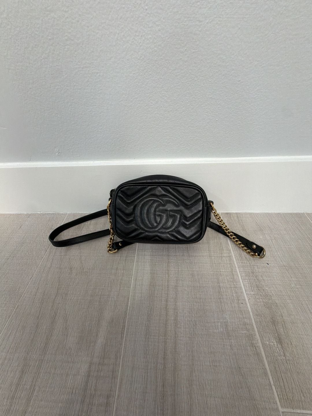 Gucci Pre-Owned 2016-2026 Small GG Marmont Matelasse Leather Crossbody Bag