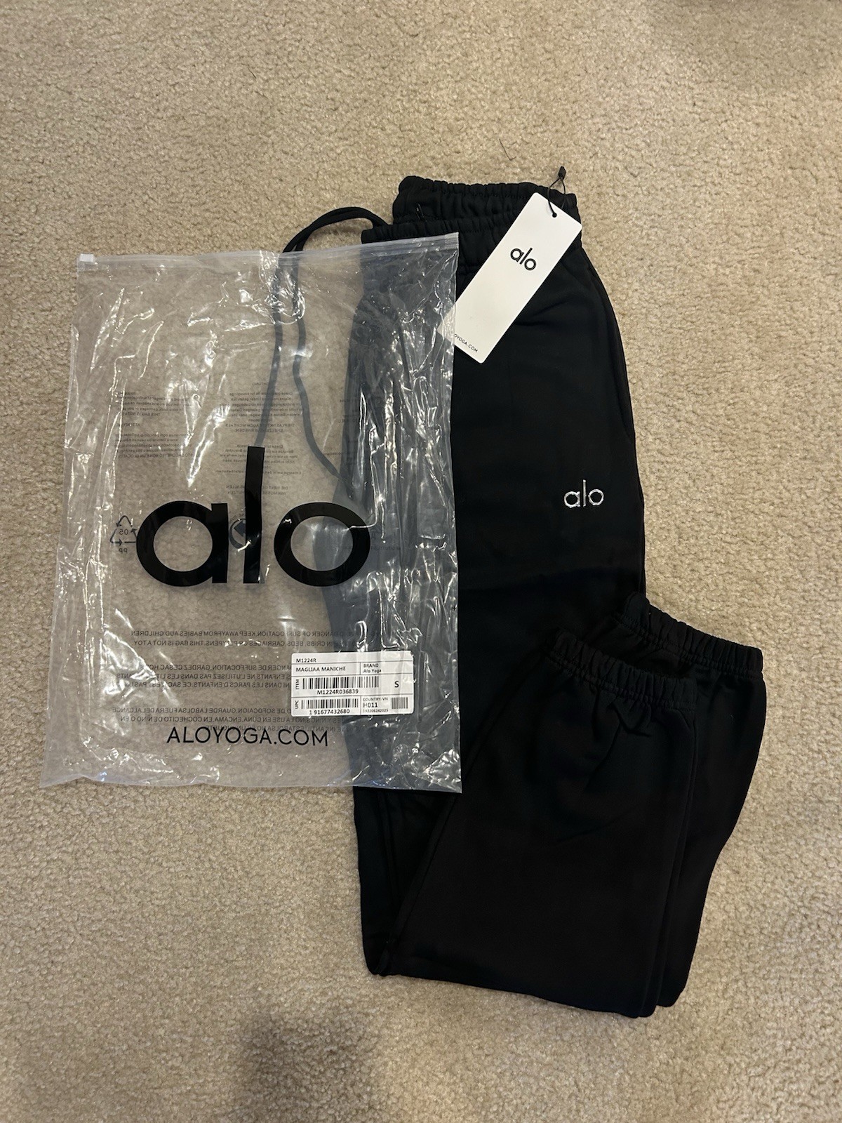 Alo Black cuffed pants