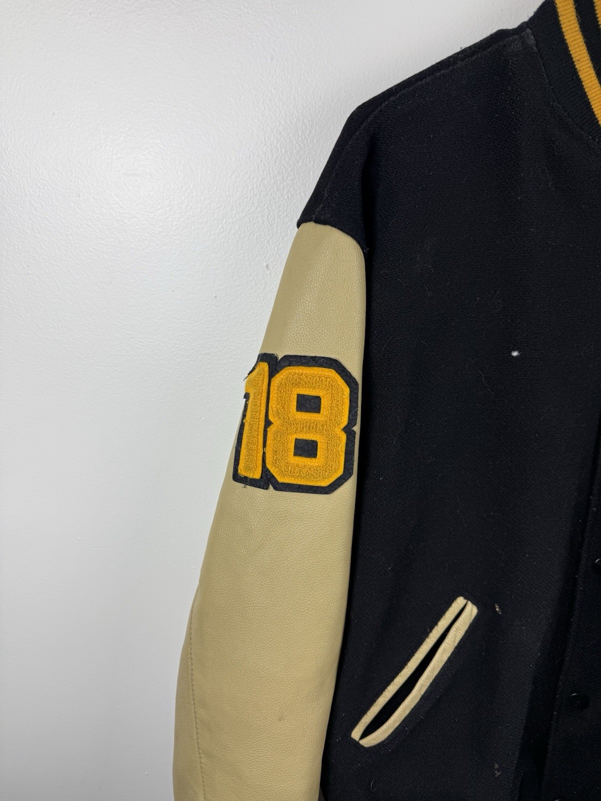 Varsity Letterman W Viking Black Yellow Beige Wool Leather Jacket Size Medium