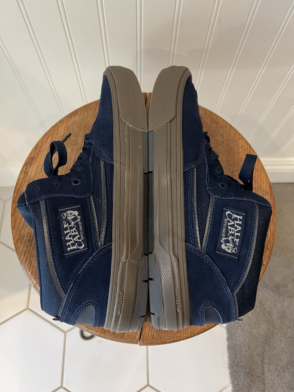 MENS NEW VANS SKATE HALF CAB WAFFLECUP. NAVY DARK GUM. SIZE 13. NEW SPRING COLOR