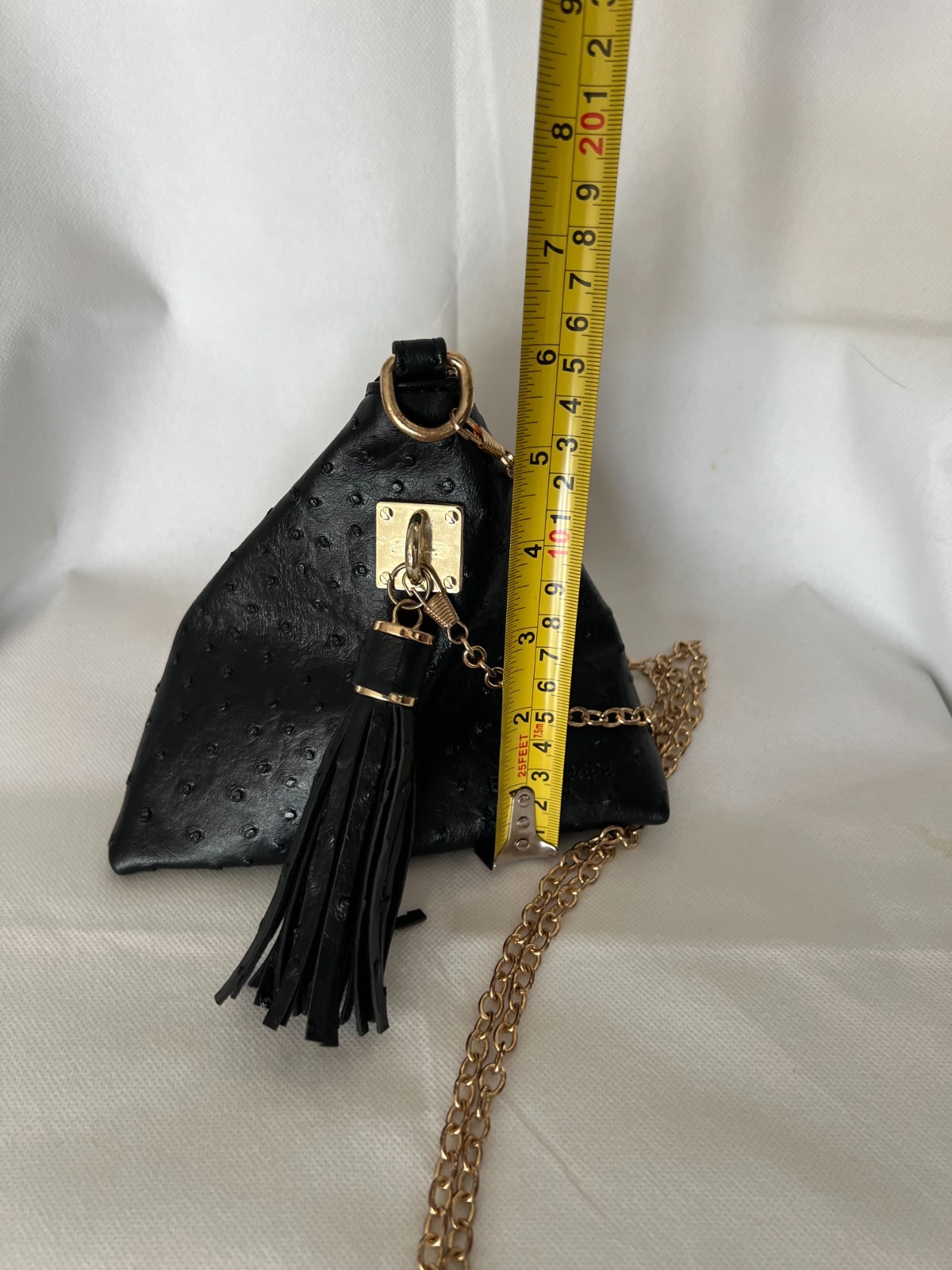 Emilio Pepe Italy Black Triangle Clutch Bag Ostrich Embossed Leather Chain Tasse