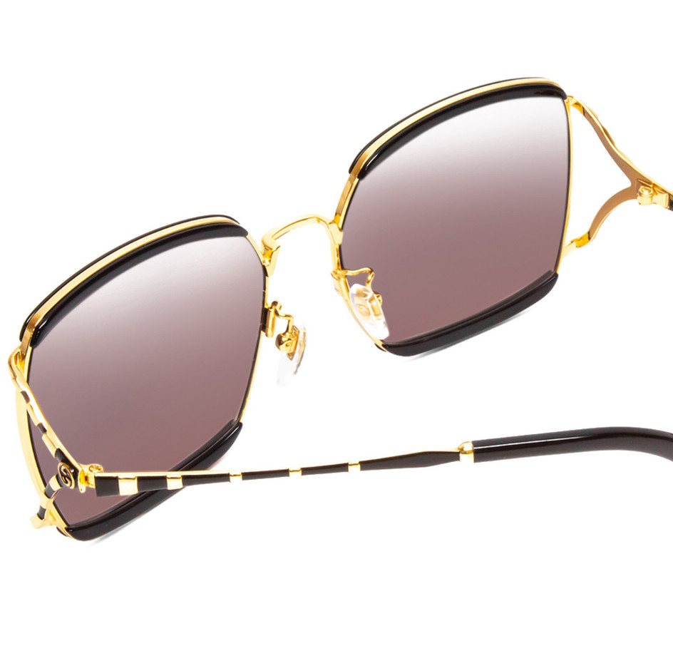 Gucci GG0593SK 001 59mm Oversized Square Sunglasses in Black/Gold and Gray Lens