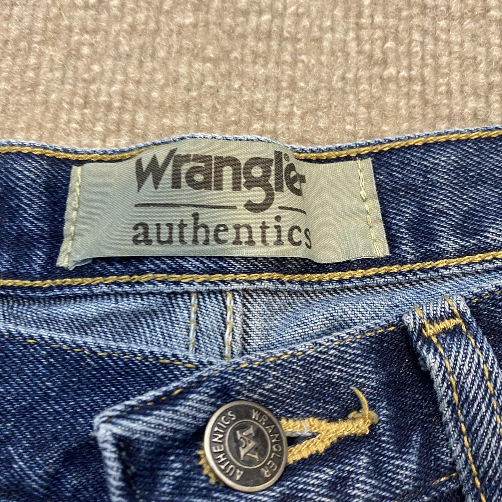 Wrangler Authentics Jeans Mens 32×32 Blue Medium Wash Relaxed Straight Denim