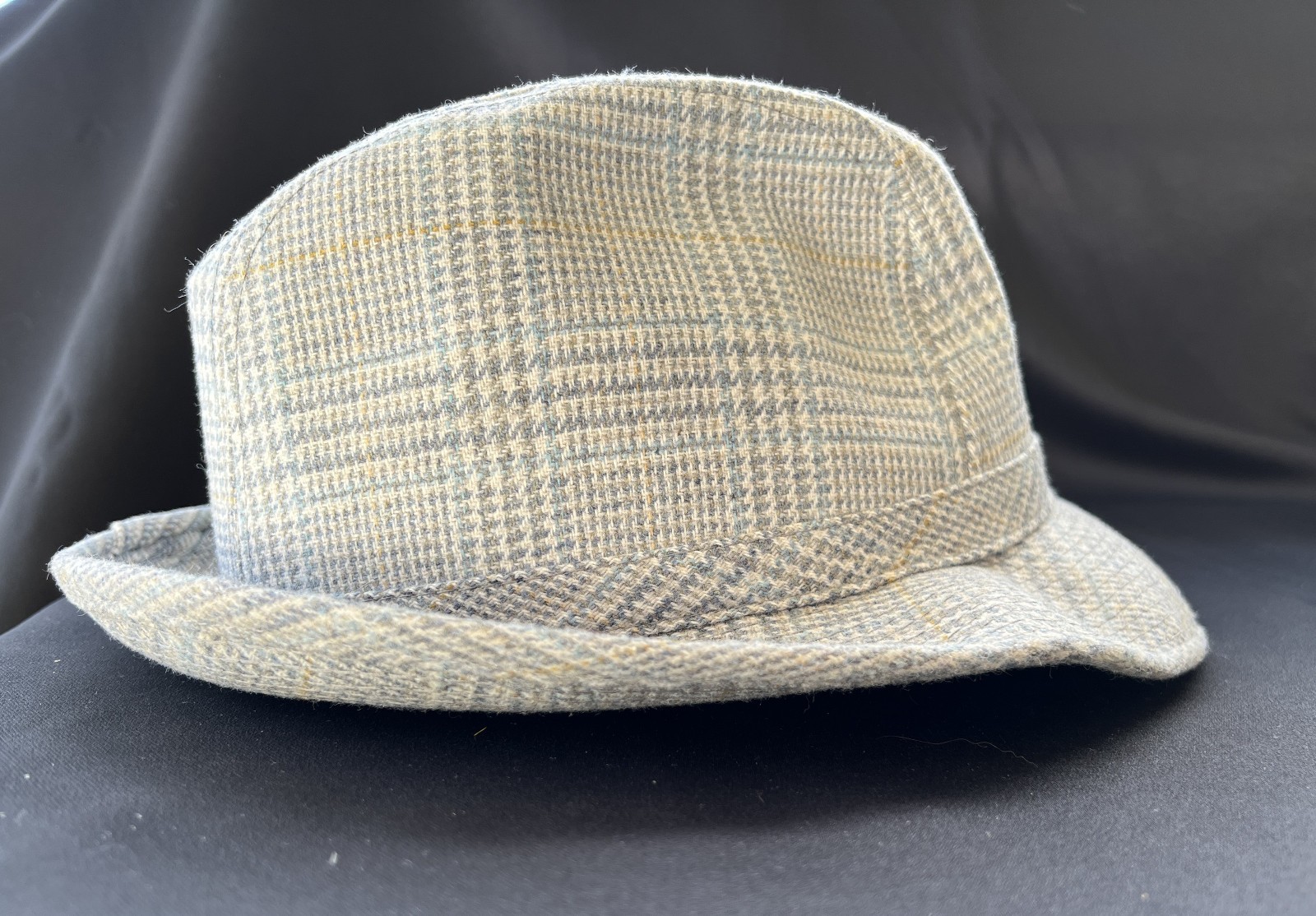 Vintage Fedora Men’s Medium Artel Wool Ivory Gray Blue Plaid Hat w/ Feathers