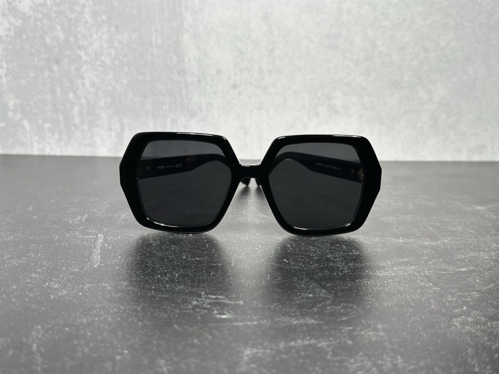 NEW FENDI FF DIAMONDS FE40139 SQUARE SUNGLASSES BLACK & GOLD 01V! SHIPS TODAY!