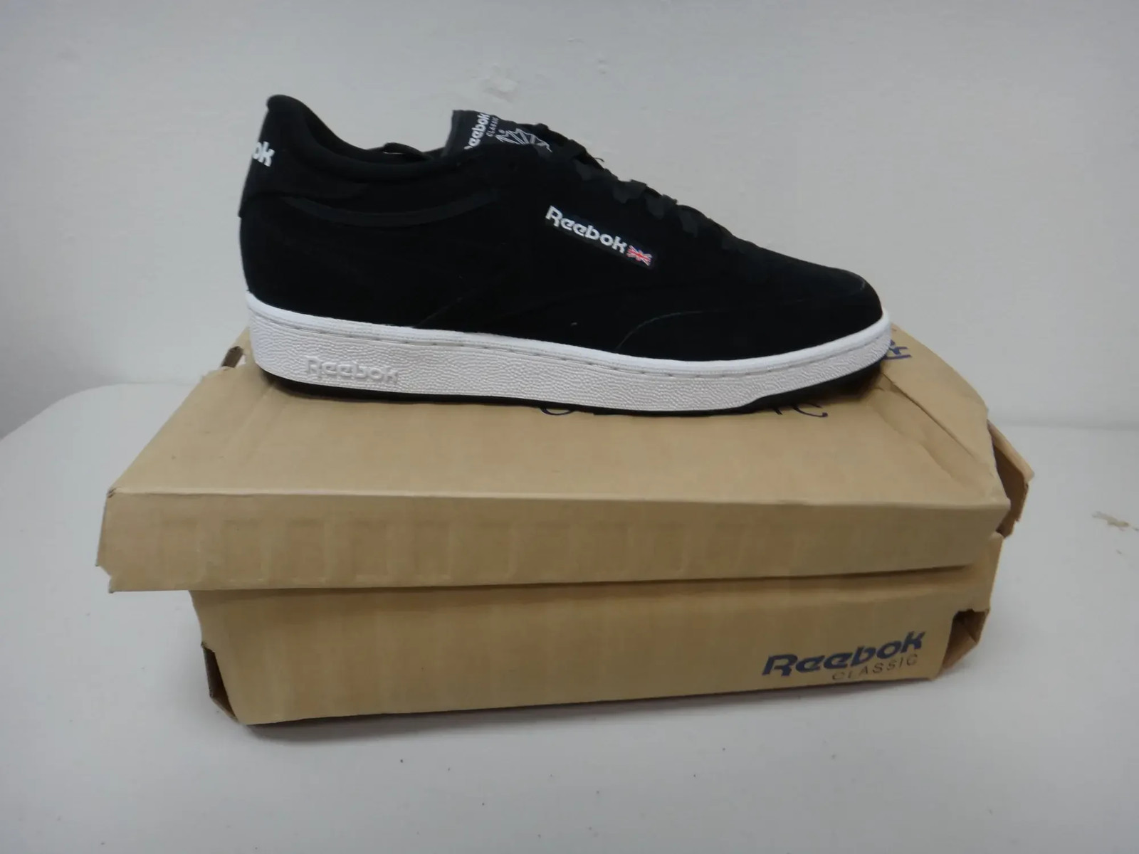 Reebok Club C 85 Men’s 10.5 Black Suede Sneaker Classic Low Top Comfort