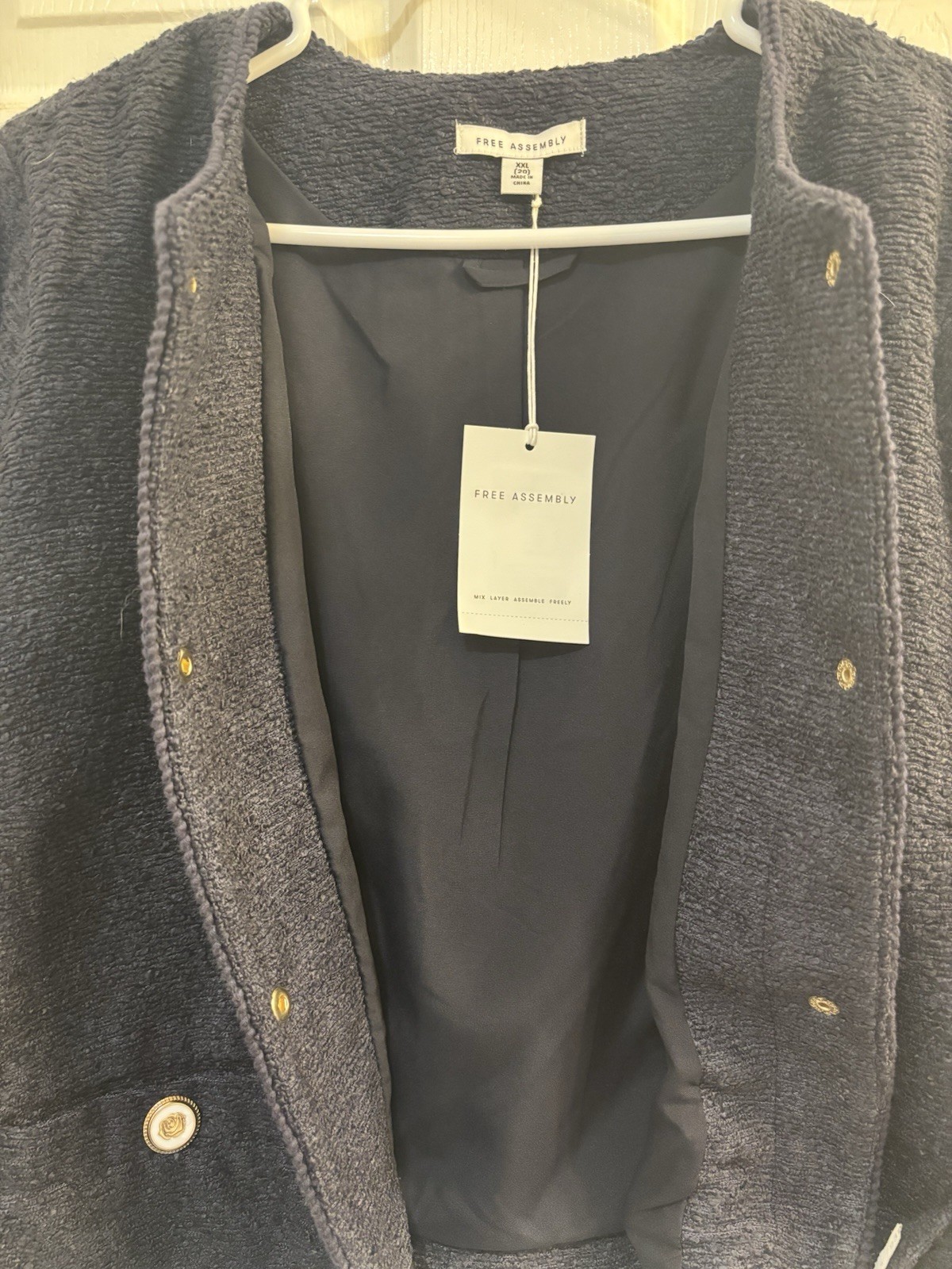 Free Assembly Women’s cropped blazer size 2XL