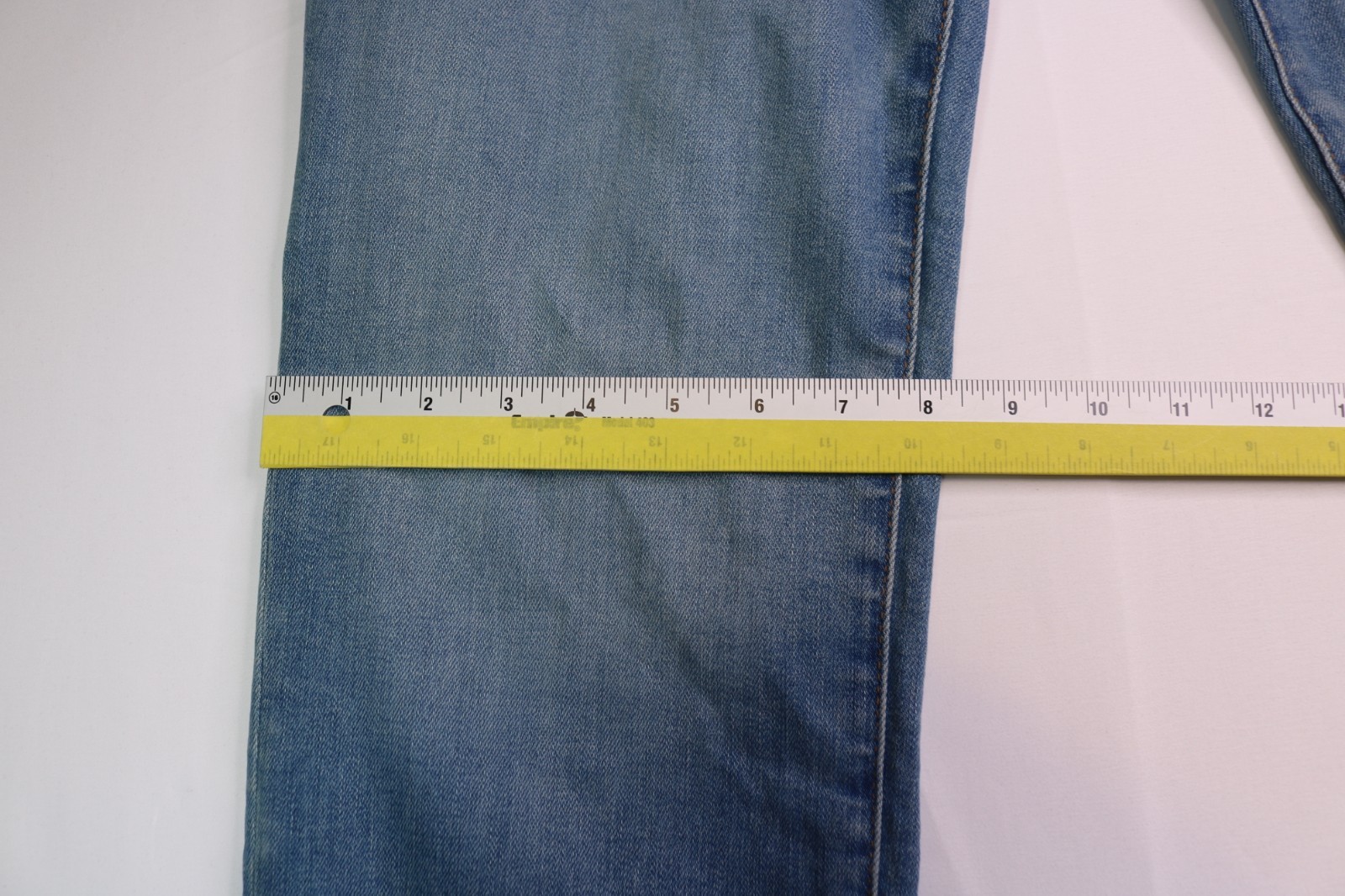 Lee Extreme Motion Straight Taper Men’s Jeans – Size 34Wx35L – Color Blue
