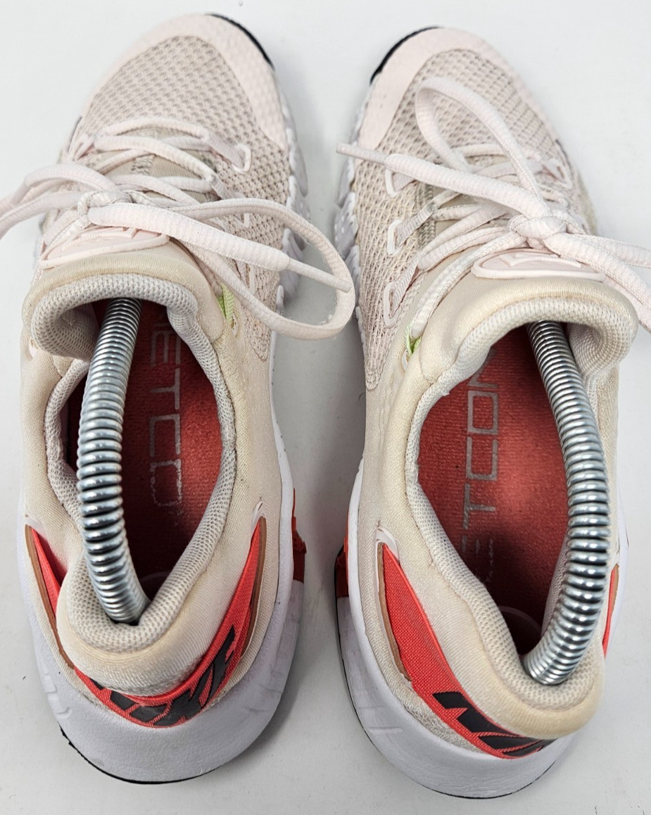 Nike Free Metcon 4 Beige Orange Athletic Shoes Sneakers Women’s Sz 8 CZ0596-658