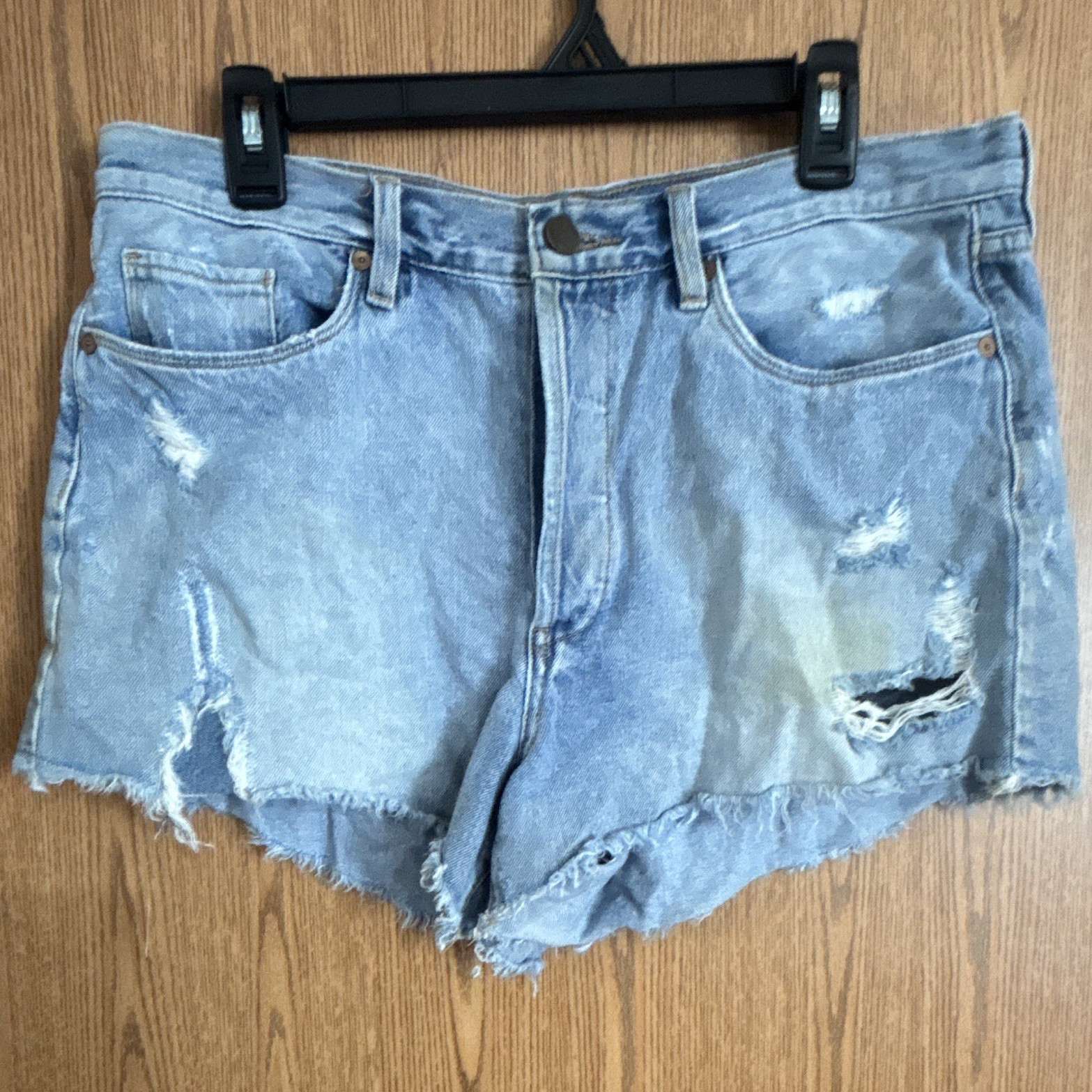 BLANKNYC Womens Light Wash Distressed Cutoff Denim Shorts Button Fly Size 30
