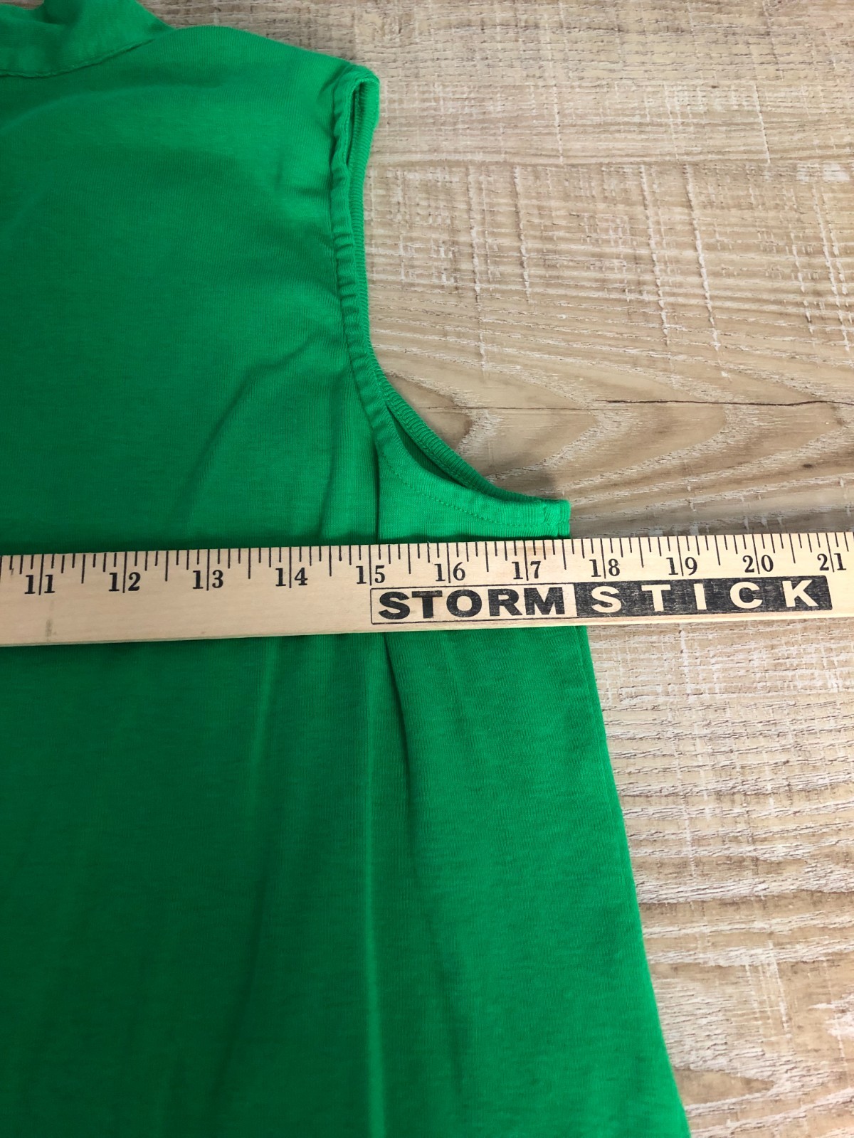Chico’s Sleeveless Tunic Tank Green V Neck 100% Pima Cotton 2 US L 27.5 In. Long