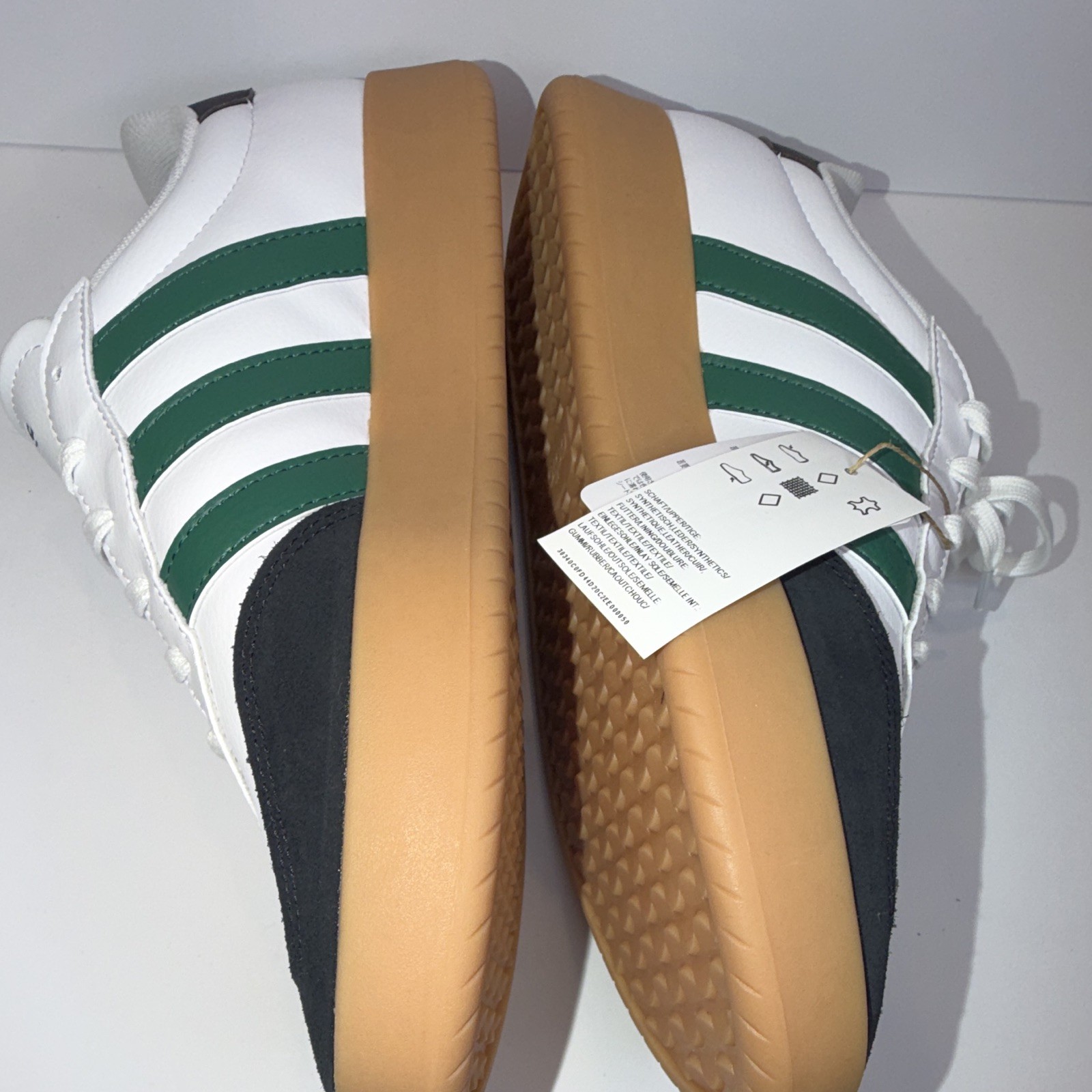 adidas Barreda Men’s Low Top Lace-Up Sneakers White/Green/Black Gum JR1323