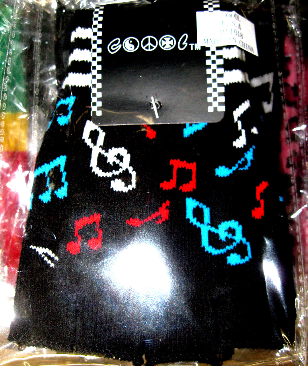 MULTI-COLOR MUSICAL NOTES ON BLACK CUTOFF KNIT FINGERLESS WINTER GLOVES-NEW!