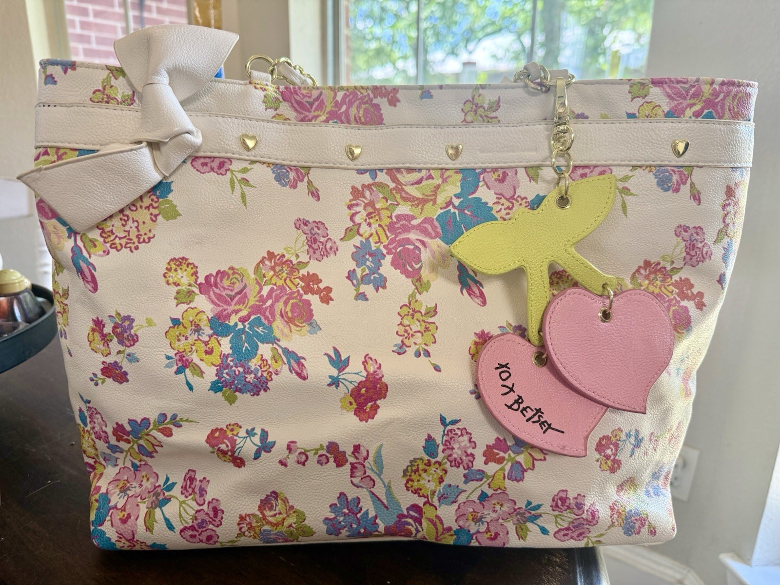 Betsey Johnson Tote Floral Big Bow Chain Strap Accent Logo Spring Pristine Cond.