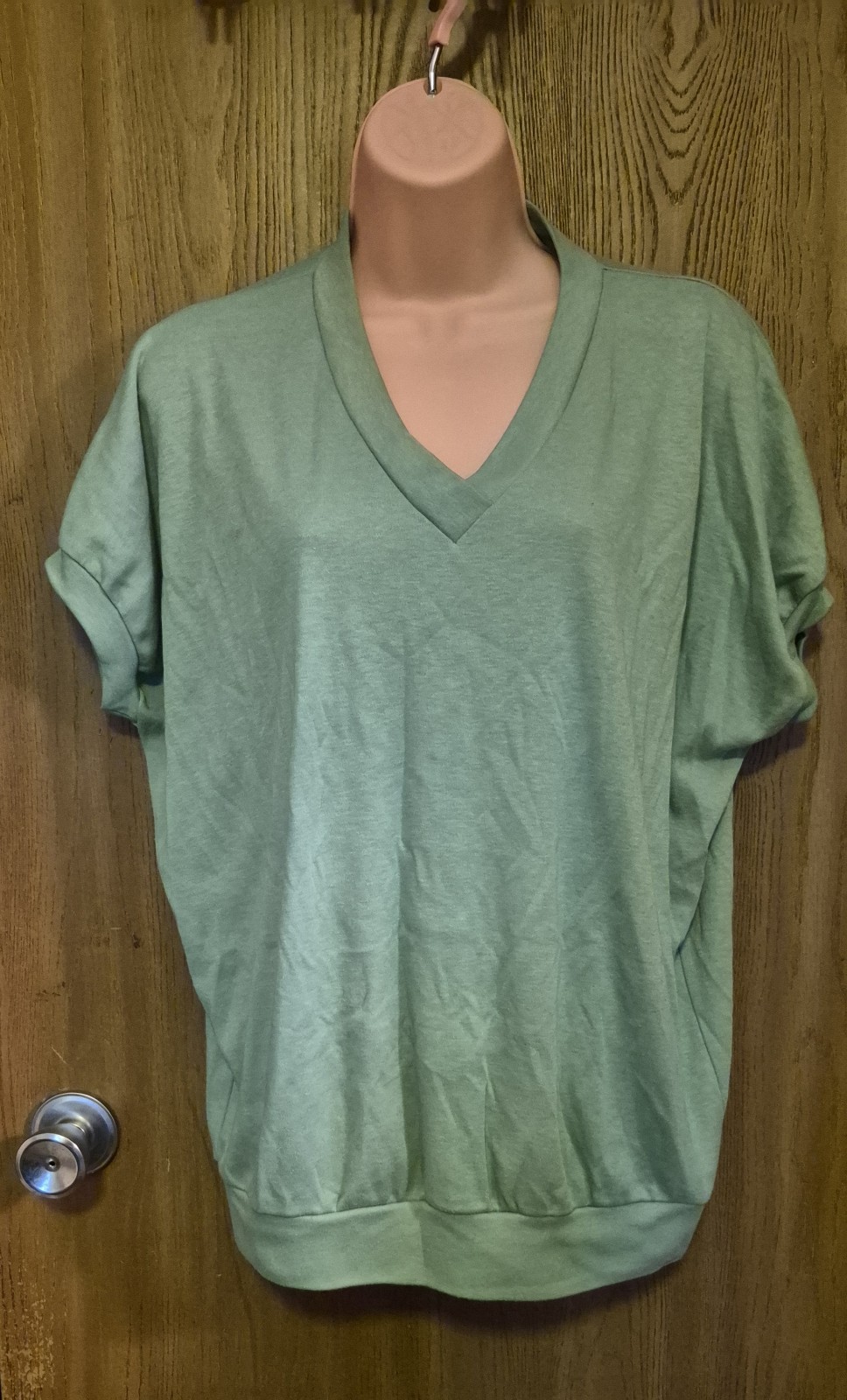 80s Vtg T Shirt Boxy V Neck Tee XL 1x Women’s Top Banded Hem Sage Green Dolman