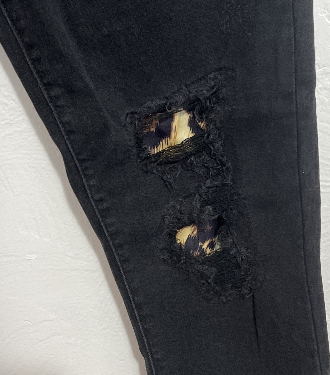 NWT Judy Blue Black Leopard Patch Skinny Jeans Mid Rise Size 15/32