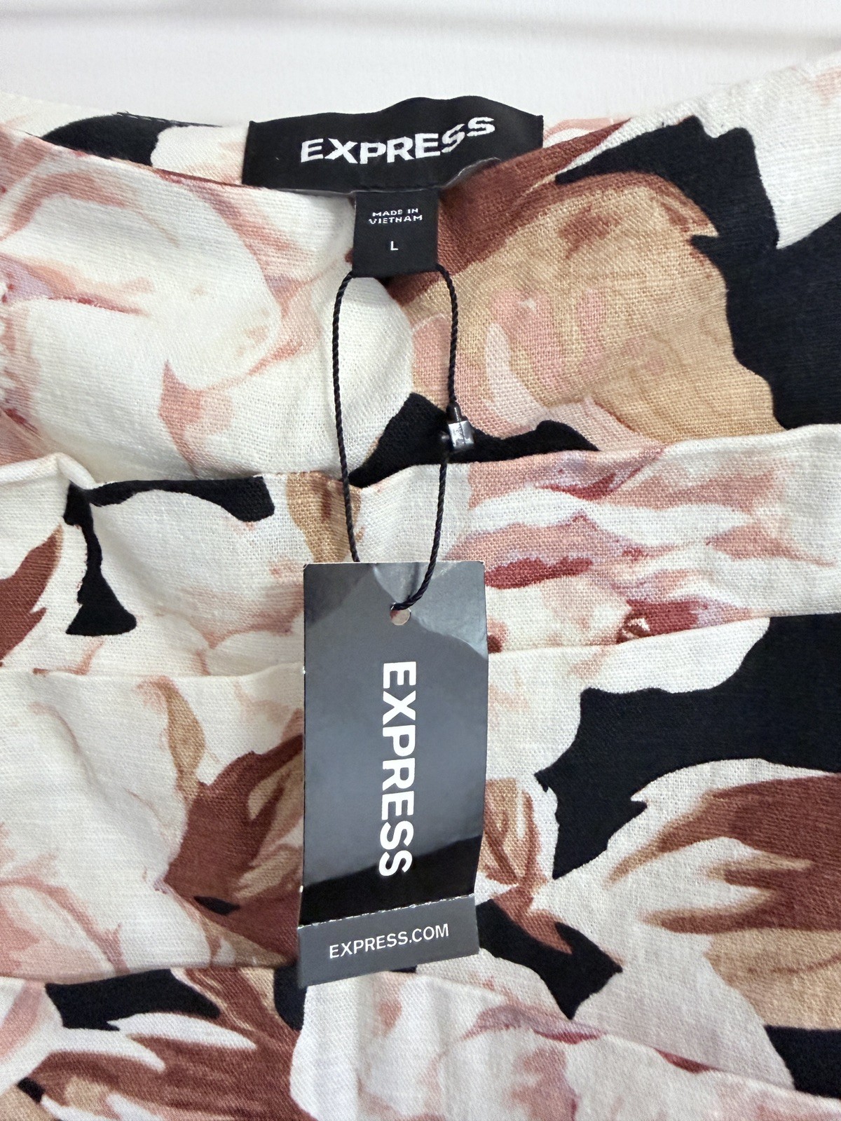 NWT Express Floral Linen-Blend Ruched Mini Skirt Size Large Roses Tiered