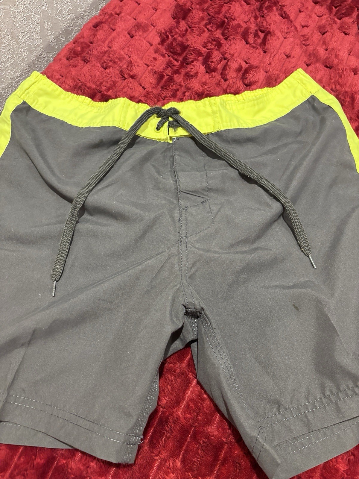 U.S. Apparel Men’s LargeGray Yellow Swim Trunks Mesh Lining Drawstring Pockets
