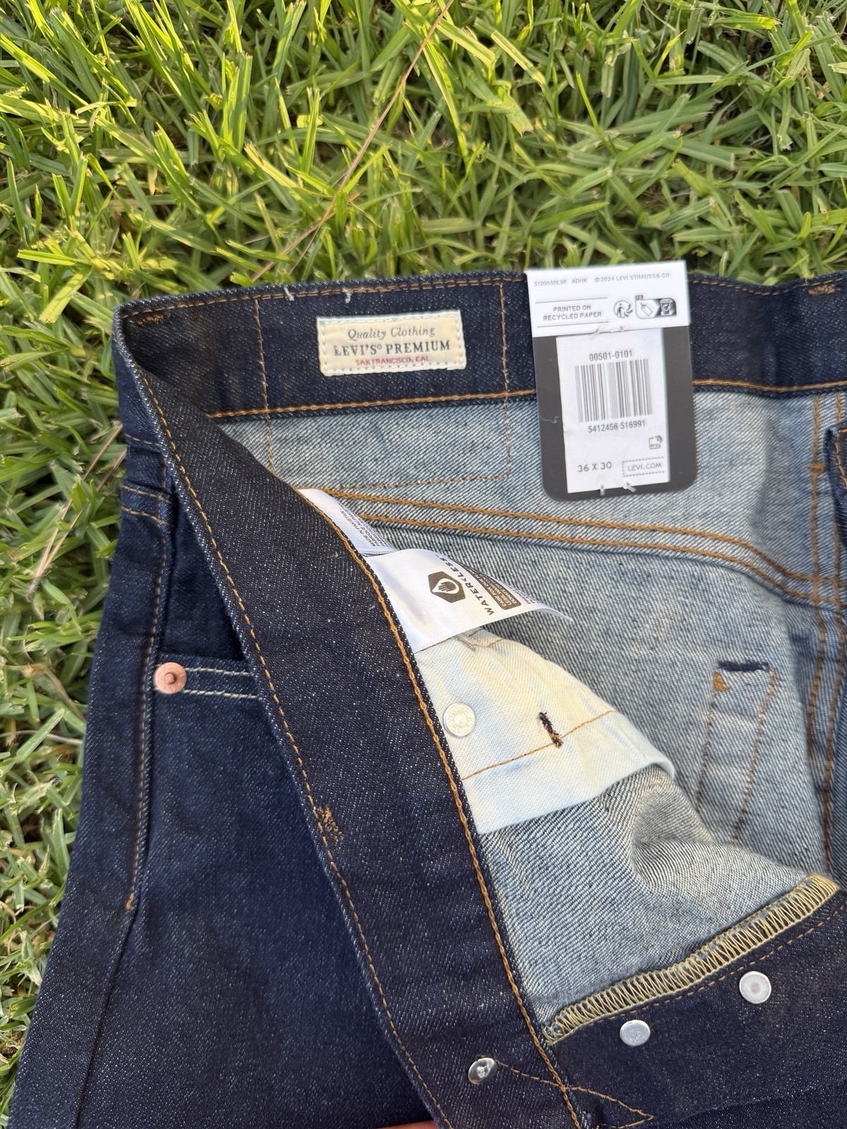 Levi’s Premium 501 Original STRAIGHT LEG Jeans Men 36×30- Blue 00501-0101 NWT