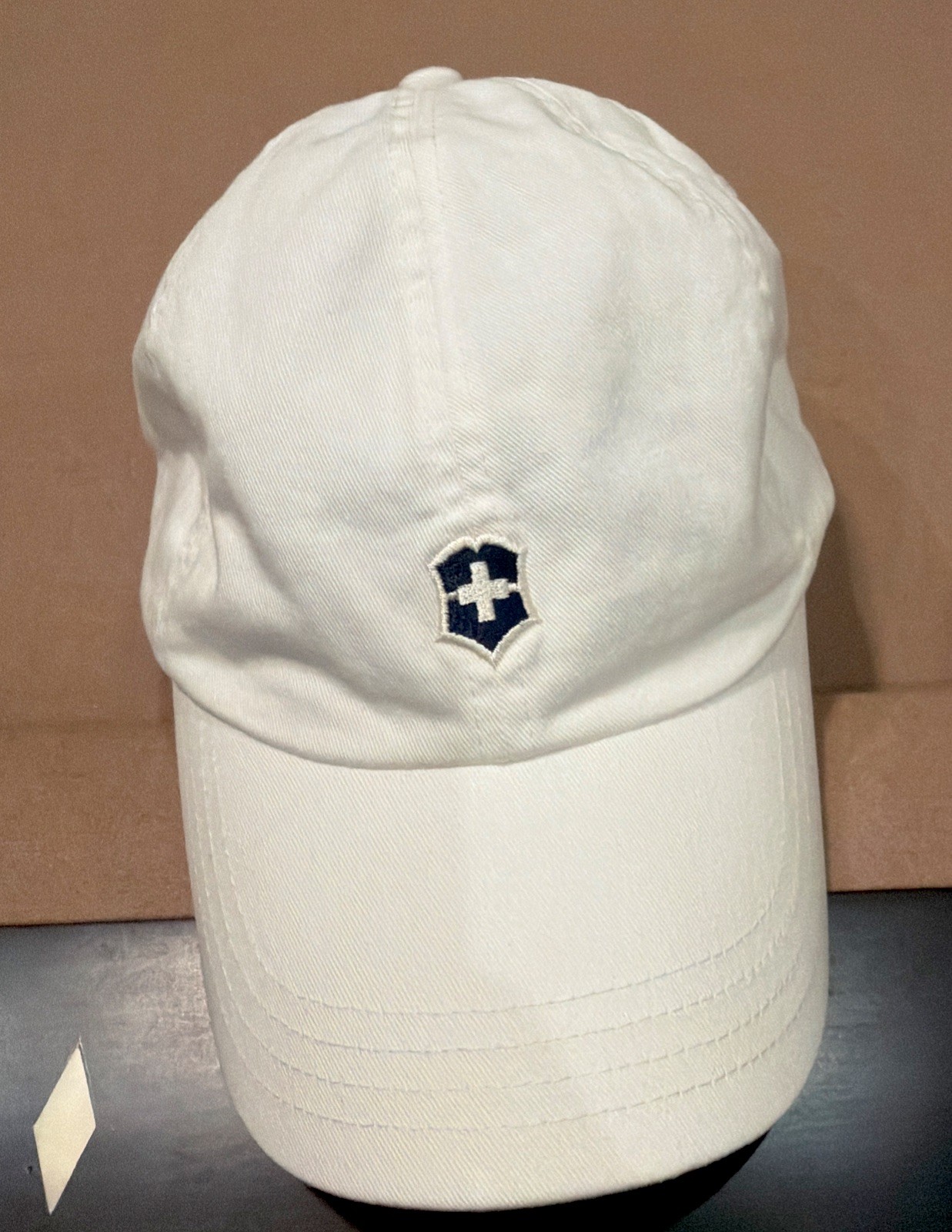 VICTORINOX Cotton Dad’s Hat White Adjustable Size Medium