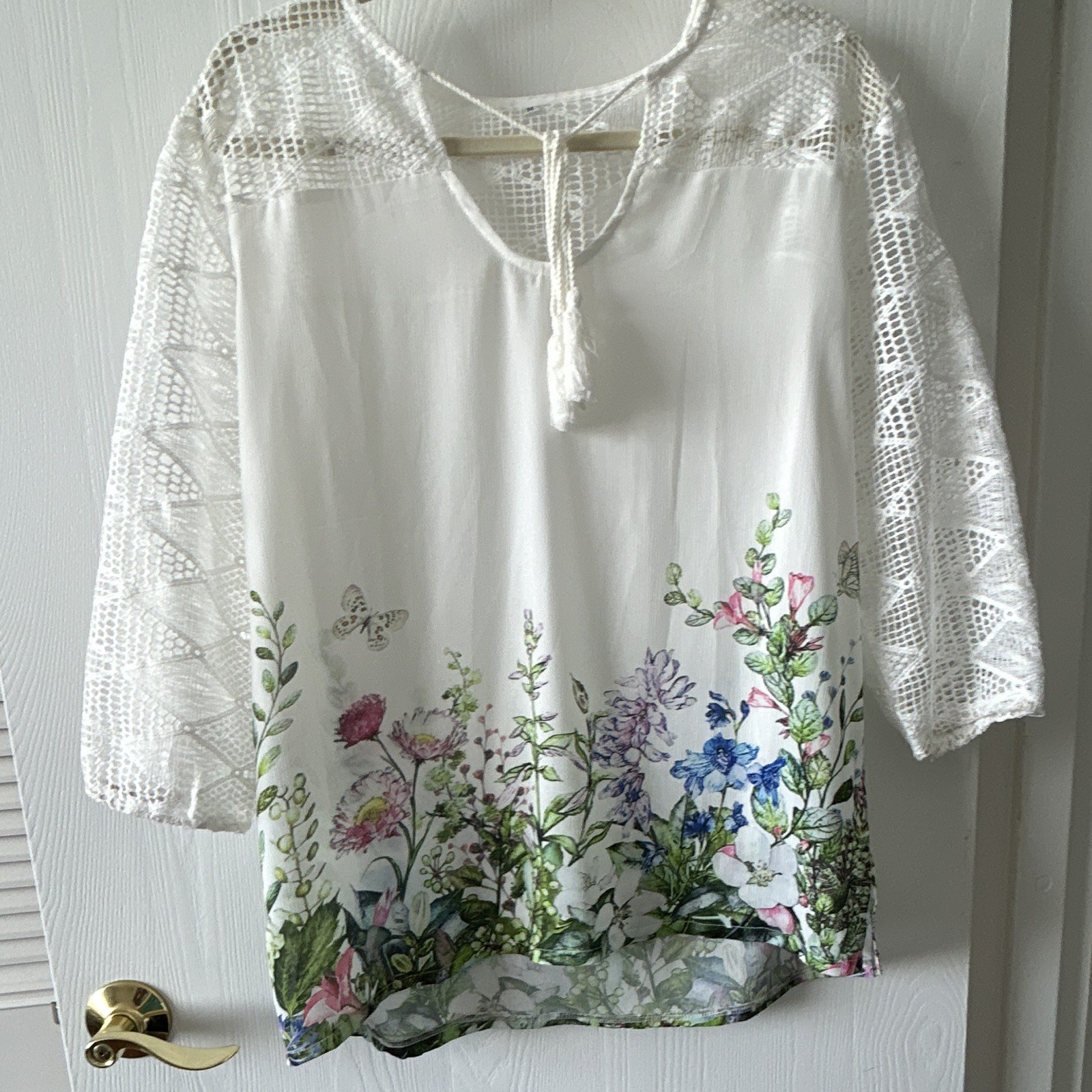White Floral Lace Sheer Round Neck 3/4 Sleeve Tassel Tie Blouse Women’s M