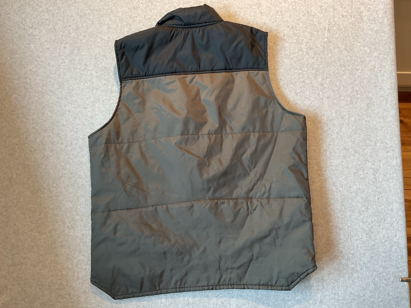 Troll Co Dirty Hands Clean Money Packable Puffy Vest L Gray Black