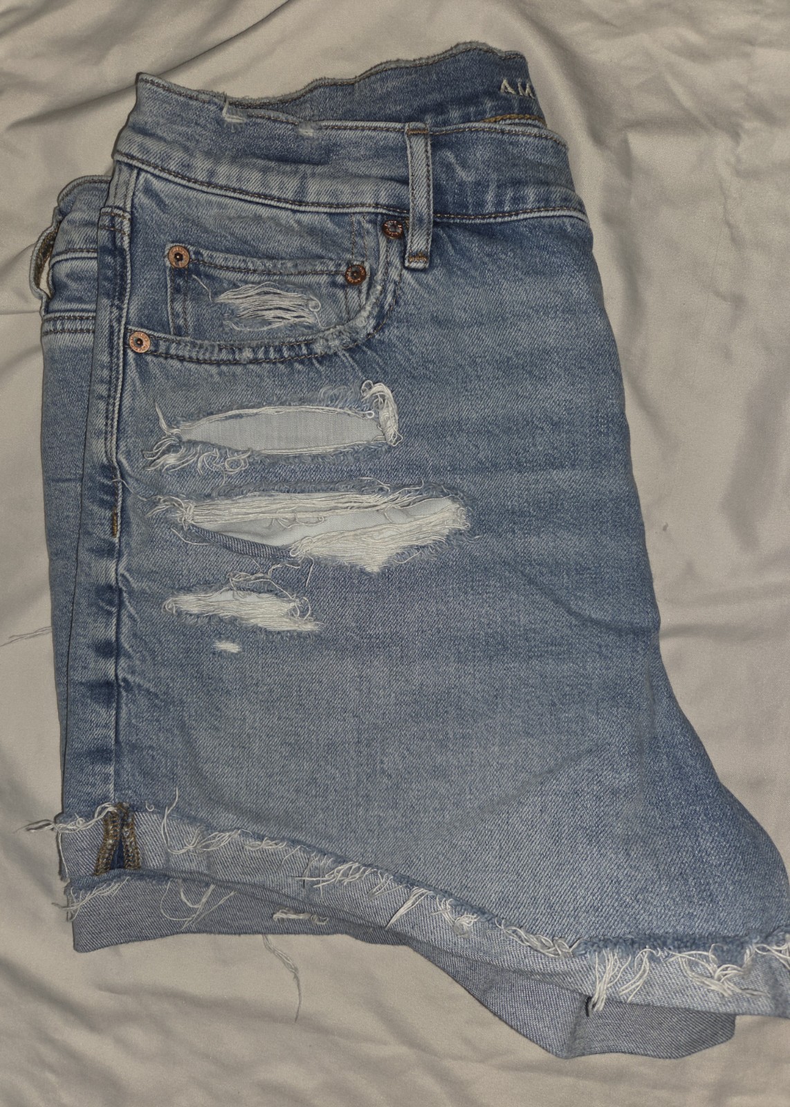 American Eagle Relaxed Short Womens 12 Light Wash Distressed Denim Cutoff Shorts
