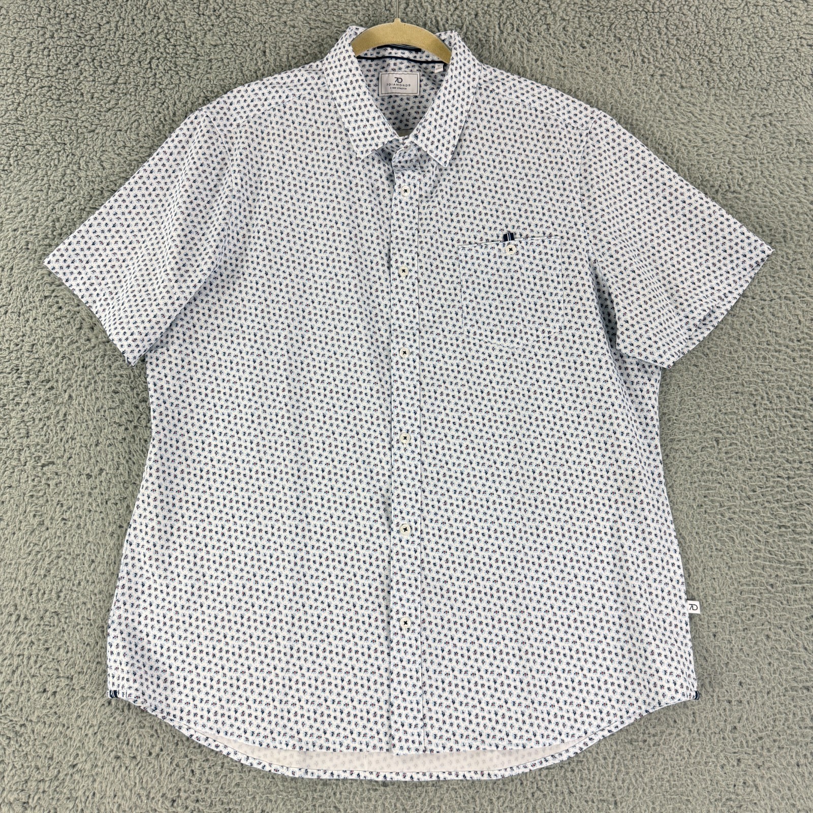 7 Diamonds 4 Way Stretch Button Up Shirt Mens XL White Printed Short Sleeve