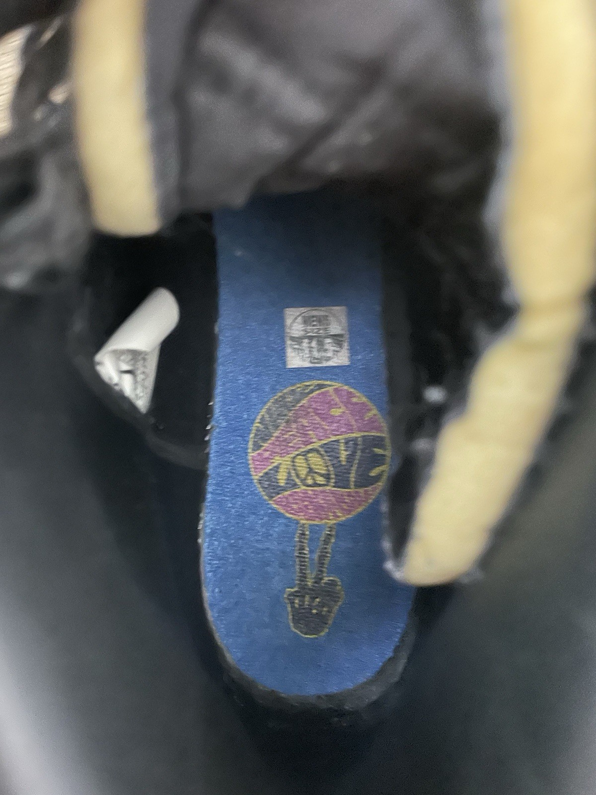 Nike Blazer size 11.5 Mid ’77 “Peace, Love & Basketball” DC1414-001 Preowned