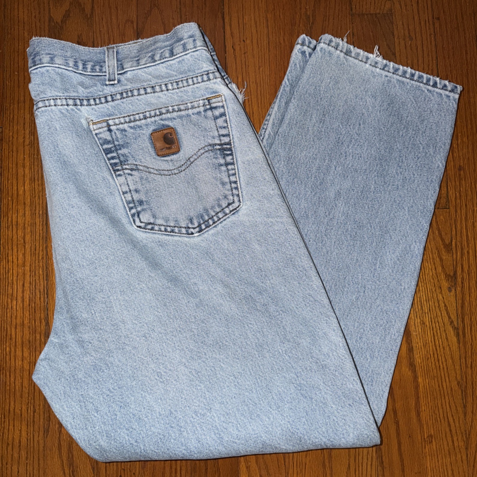 Carhartt Men’s Relaxed Fit Size 38×30 Distressed Blue Denim 100% Cotton Jeans