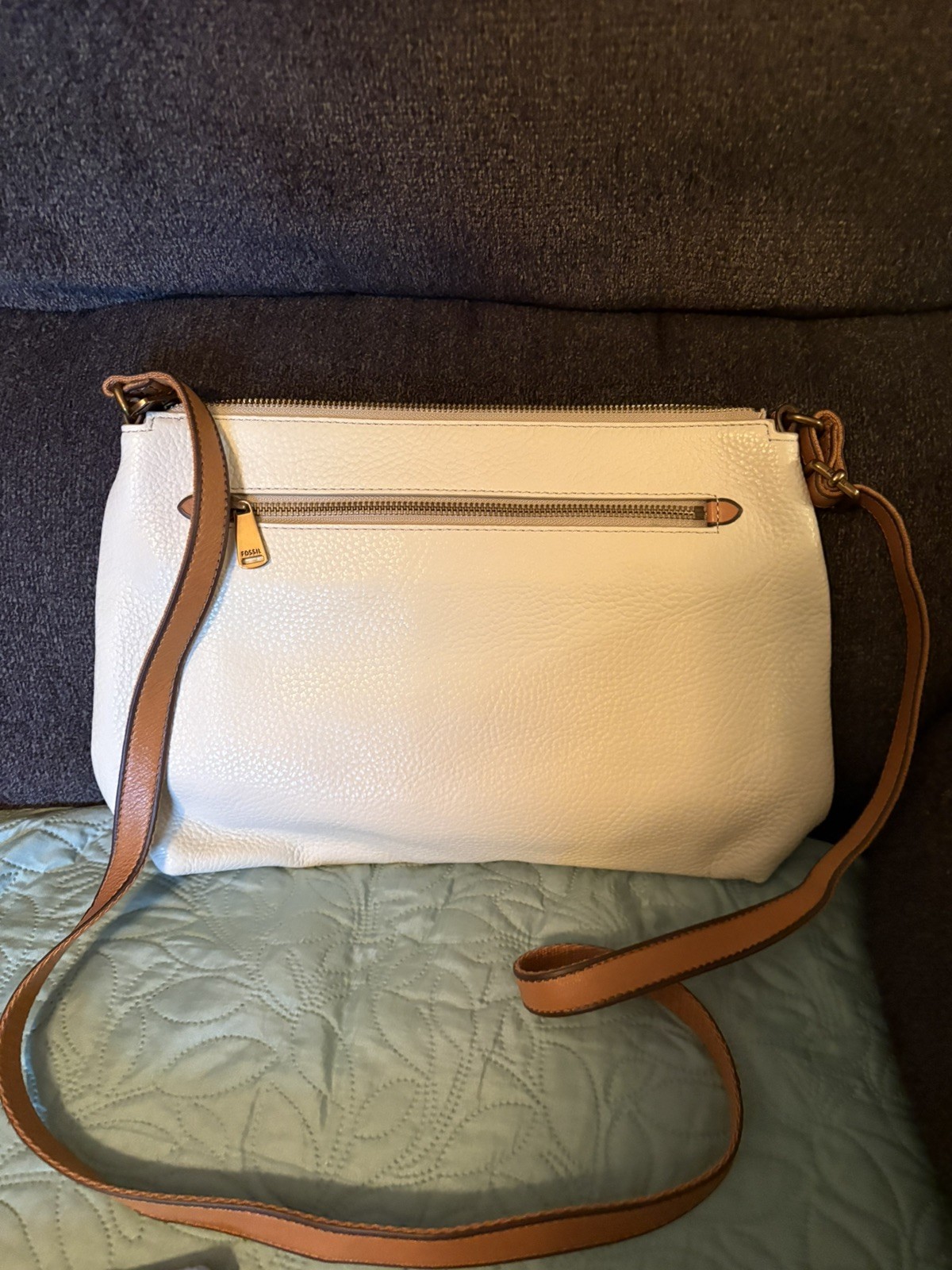 Fossil White Leather Crossbody Bag Pebbled Leather Adjustable with dust bag
