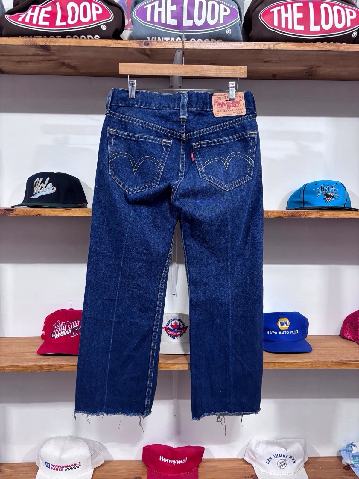 Vintage 90s Y2K Levi’s Type 1 Blue Dark Wash Denim Jeans Iconic Straight 31×30