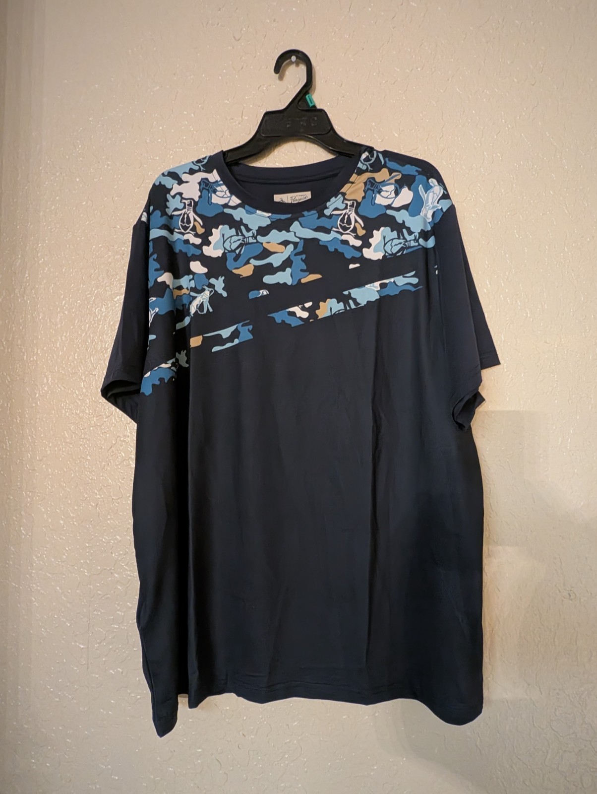 NWT ORIGINAL PENGUIN Men’s T-Shirt Blue Iris Camo Moisture Wicking Stretch Lg