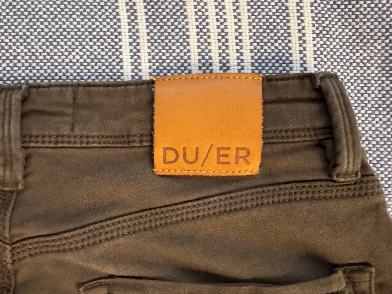 DUER Men’s N2X No Sweat Pants Waist 30 Length 32 Relaxed Fit Color Green