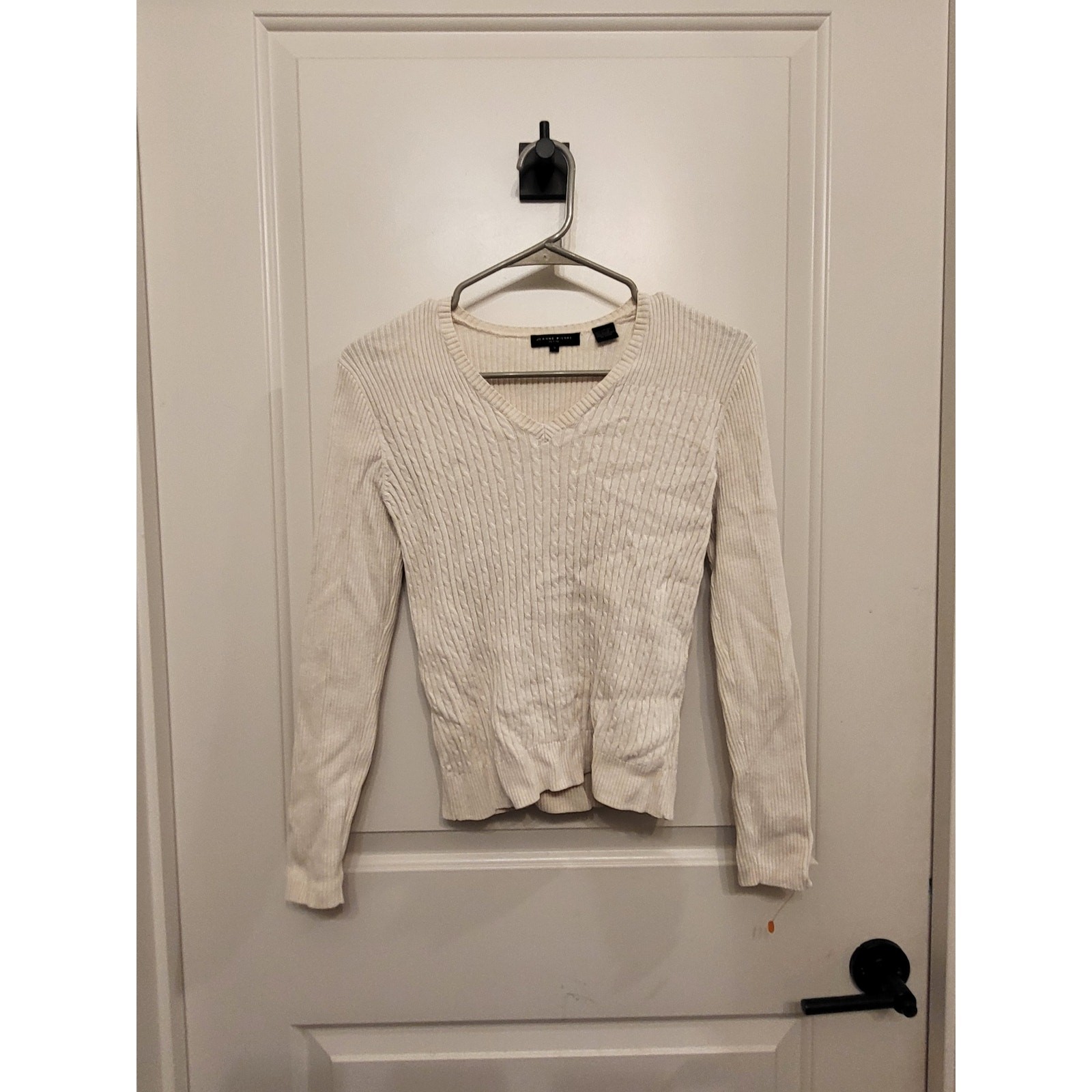 Jeanne Pierre sweater is a beige cable-knit v-neck pullover Small